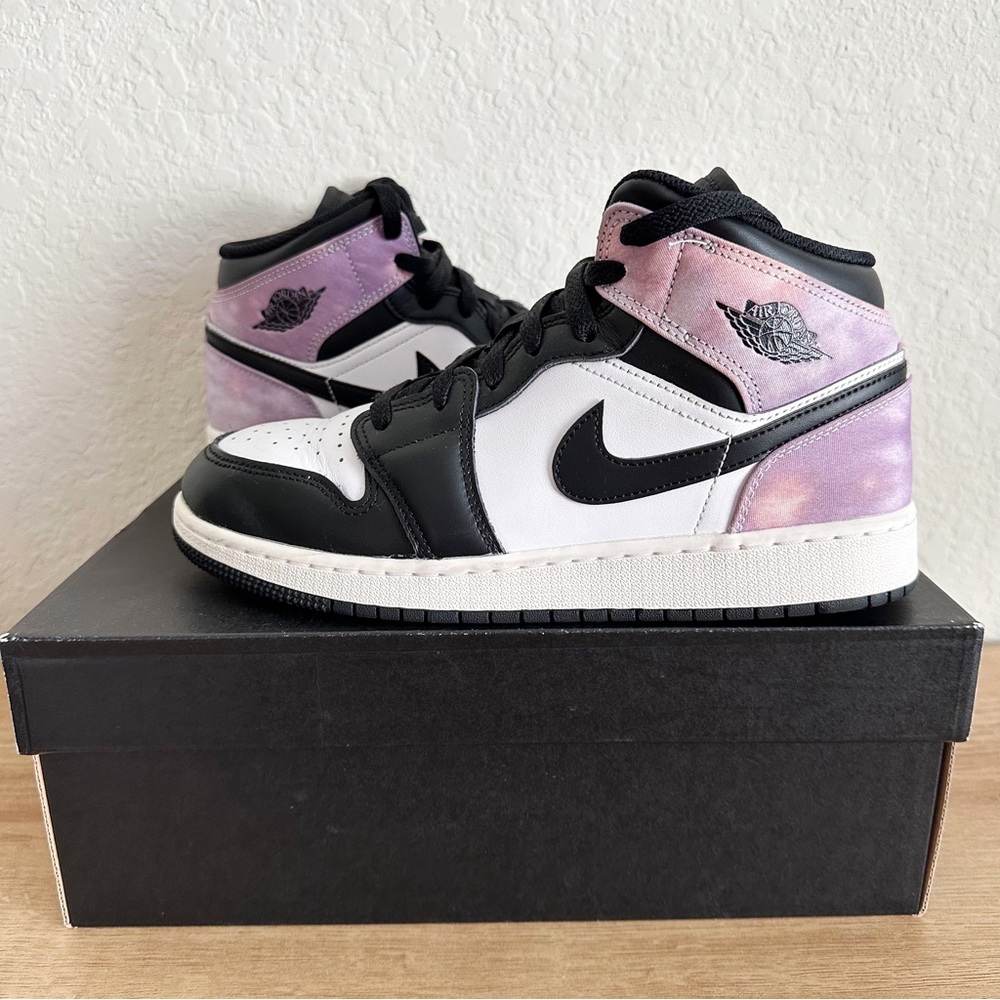 Nike Kids Sneakers - Black, White, Pink